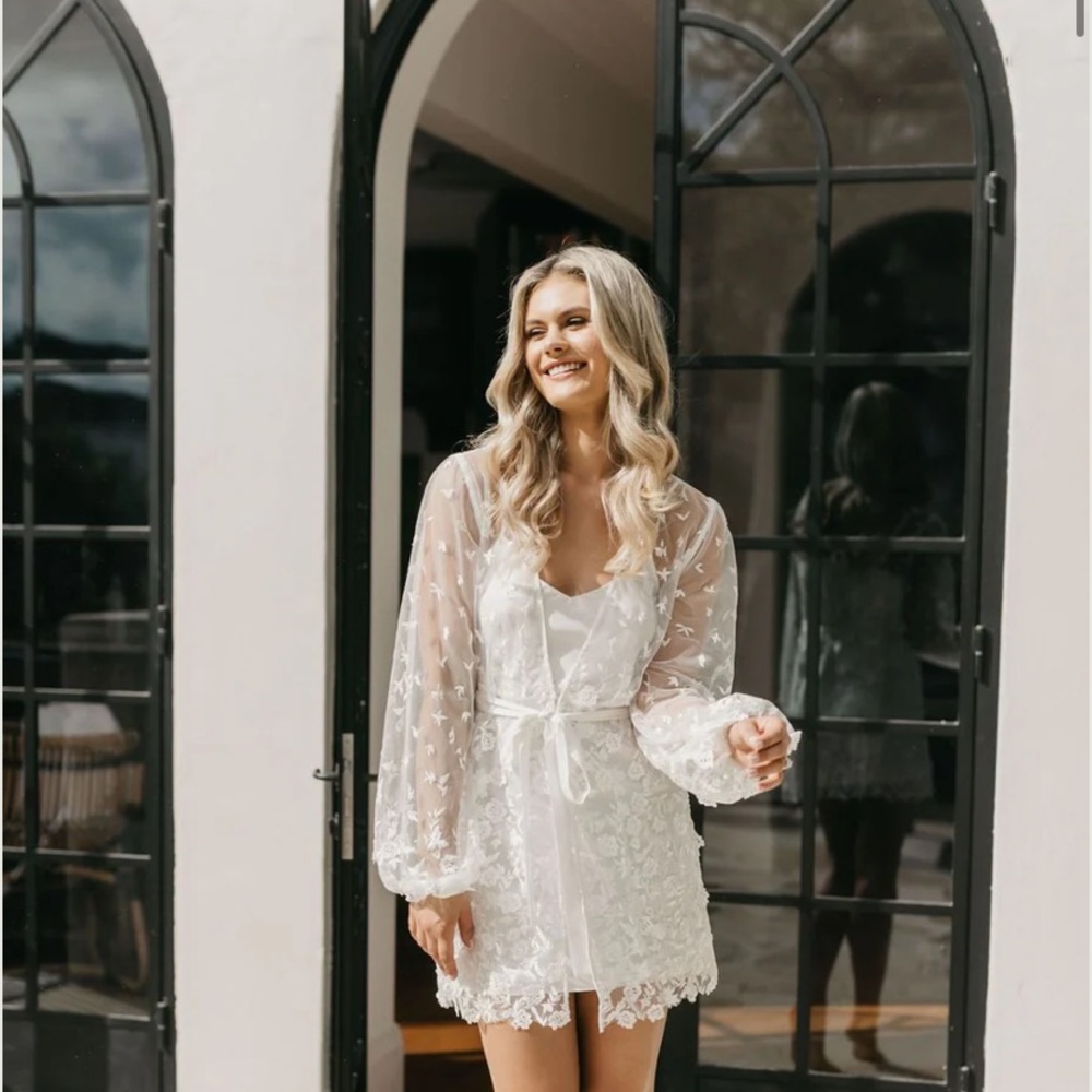 COPY - Le Rose bridal robe, white, size xs, brand new!